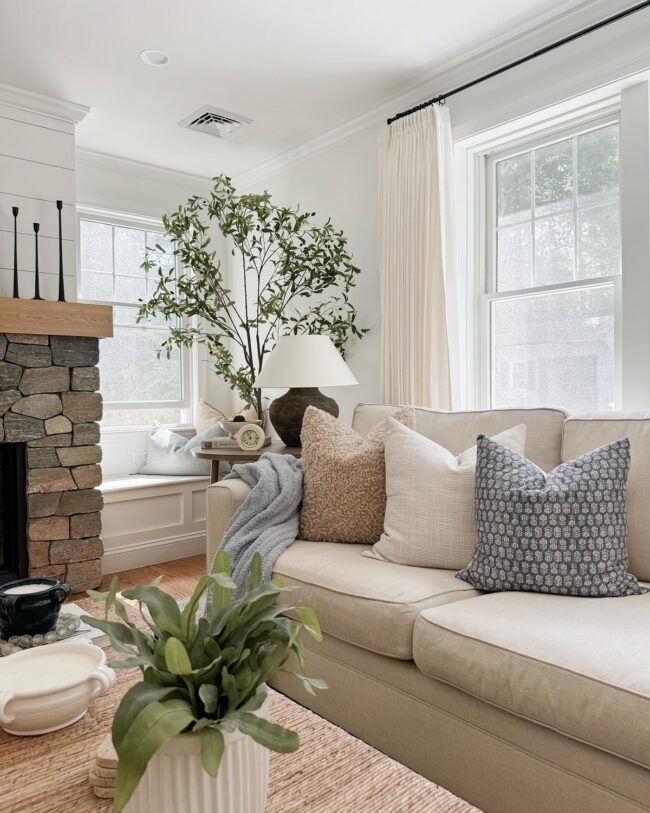 Bright and Inviting Living Room Nook