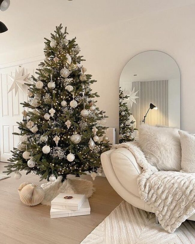 A White & Silver Tree for a Modern Holiday Look