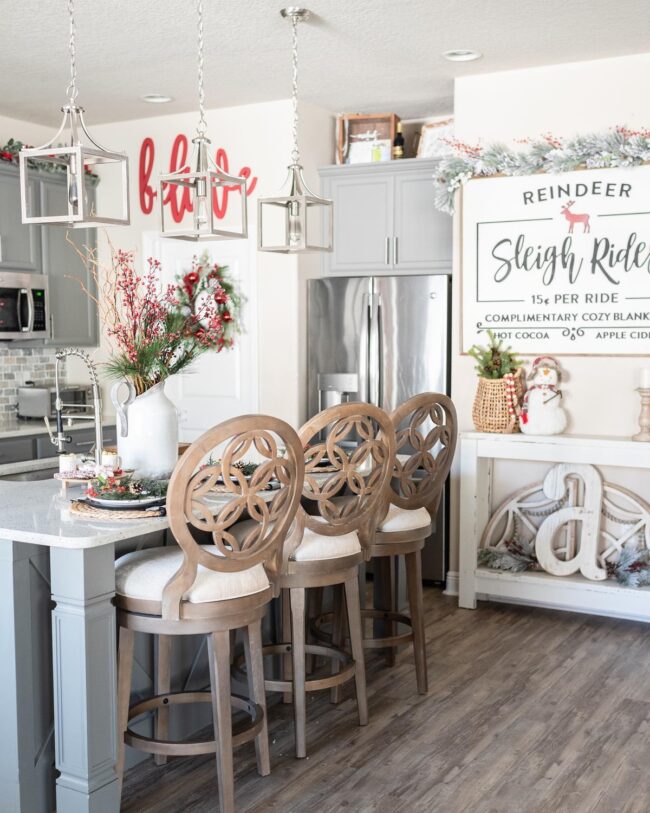 Festive Modern Farmhouse Kitchen Look