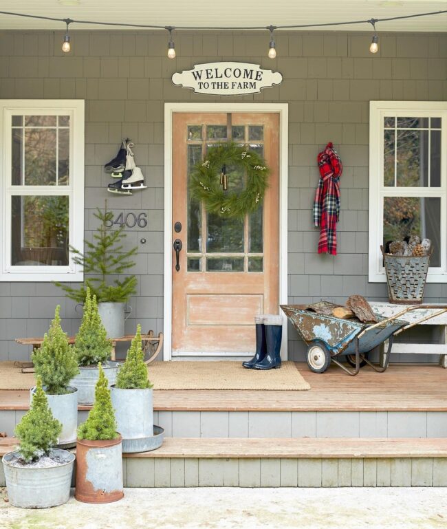 A Welcoming Front Porch with Holiday Warmth