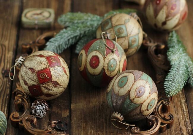 Geometric Ornaments with a Rustic Antique Feel