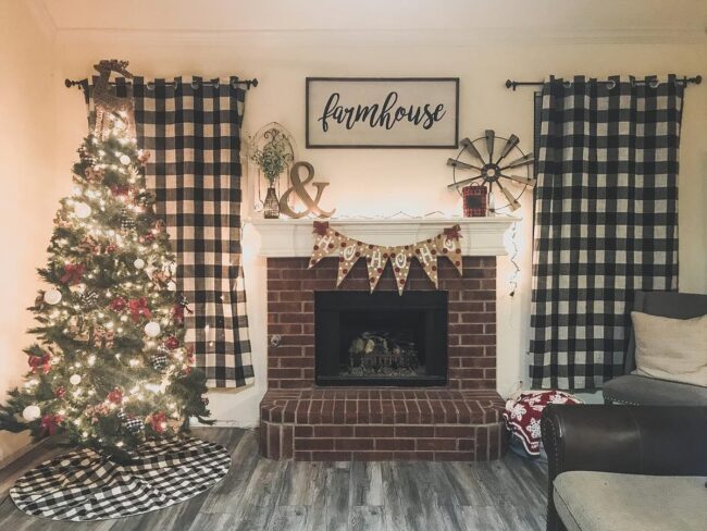 A Cozy Farmhouse Living Room with Holiday Decor