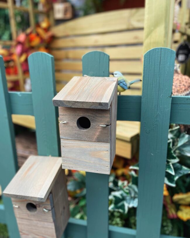 Wooden Birdhouse Feeder