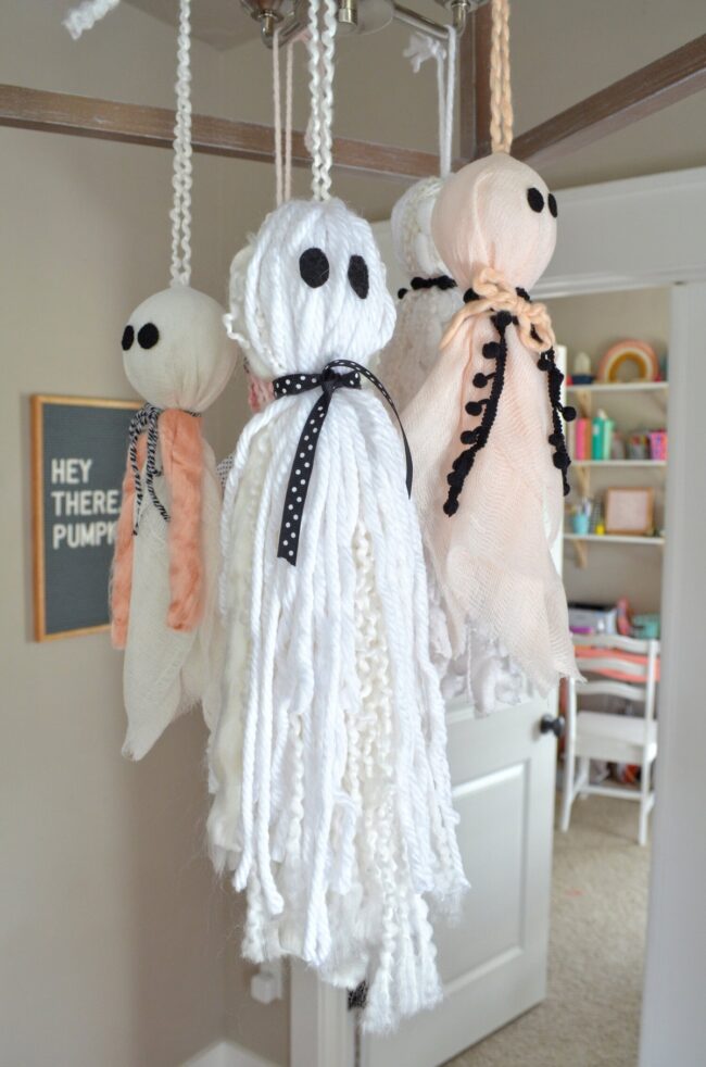 Playful Yarn-Wrapped Ghosts