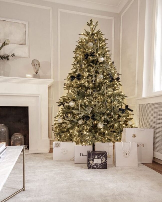 A Designer-Inspired Luxe Holiday Tree