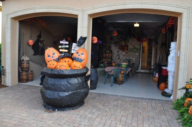 Cauldron of Pumpkins Setup