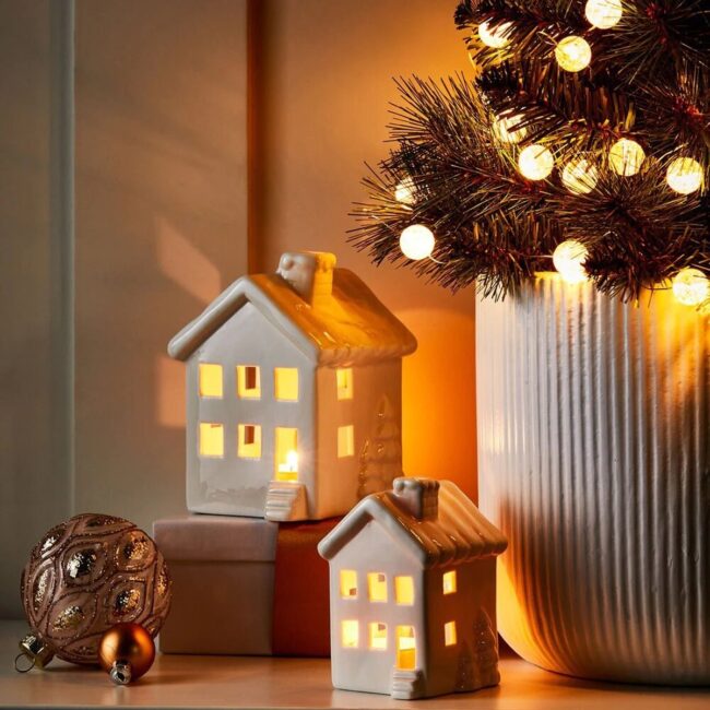 A Candlelit Village for a Warm Holiday Display