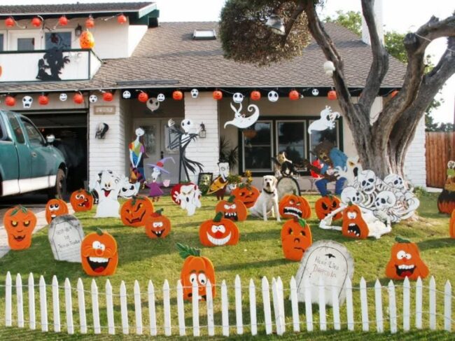 Cartoonish Pumpkin and Ghost Yard Decor