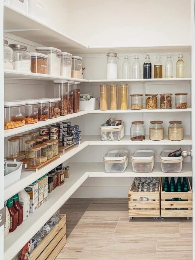 Minimalist Style Meets Warmth in Pantry Design