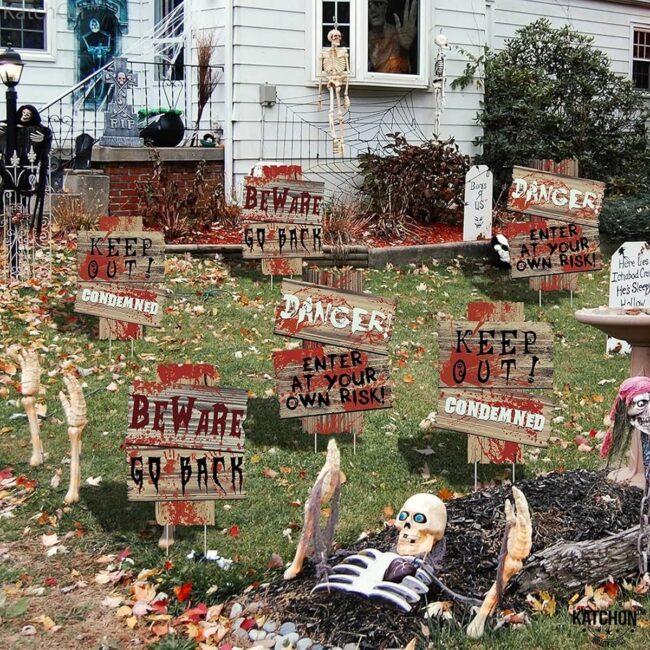 Common Halloween Graveyard Decors