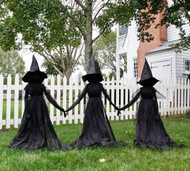 The Witches' Coven Circle