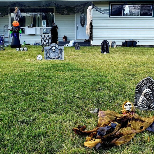 Halloween Yard Graveyard Setup