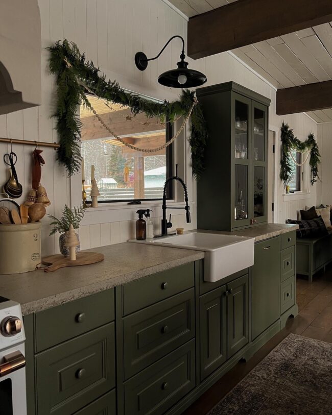 Cozy Cottage Kitchen with Earthy Tones