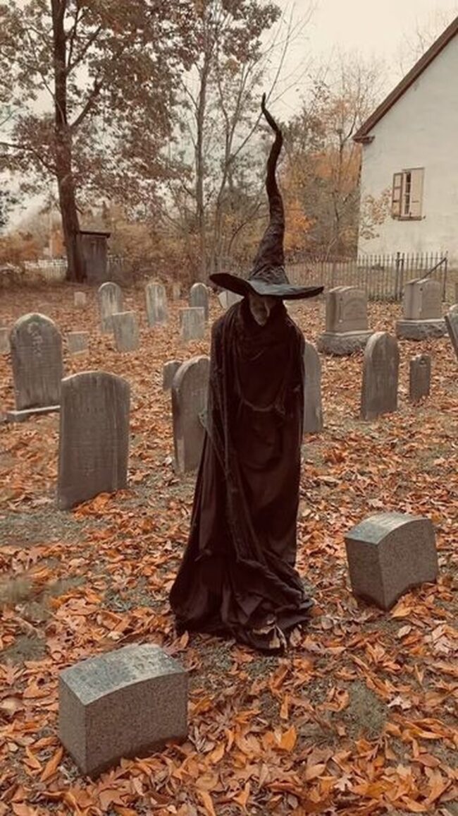 Witch Amongst the Tombstones Setup