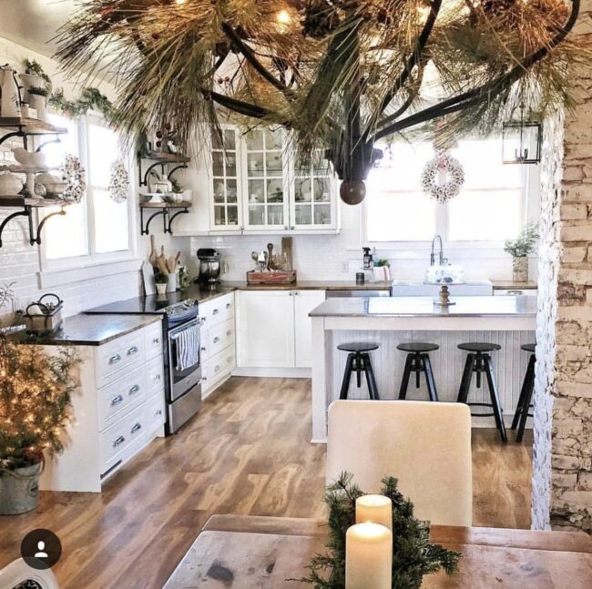 A Christmas Kitchen with Farmhouse Charm