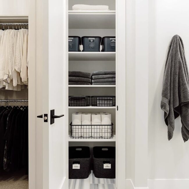 Monochrome Cohesion in Closet Spaces