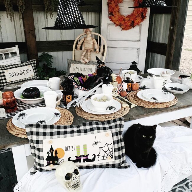 Halloween-Themed Dining Experience