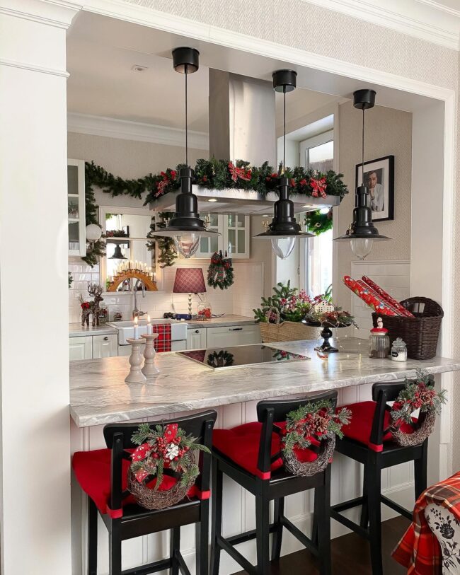 Classic Christmas Decor with a Modern Twist