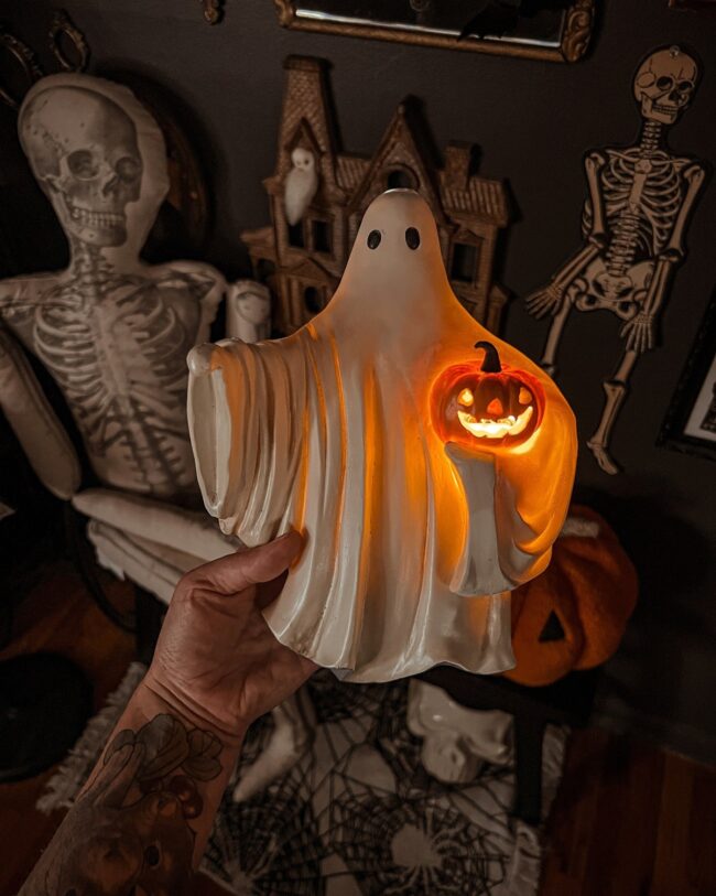 Classic Ceramic Ghost Decoration