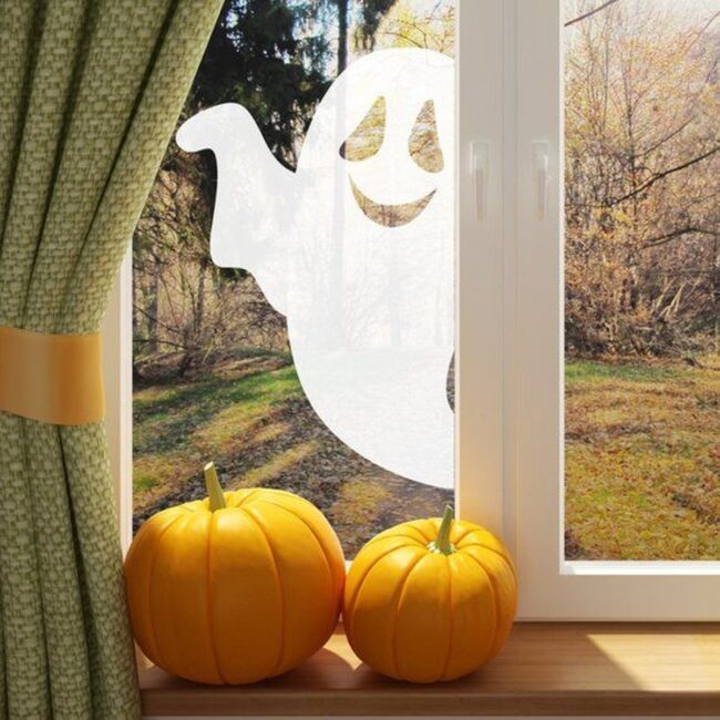 Friendly Ghost with Pumpkins Setup