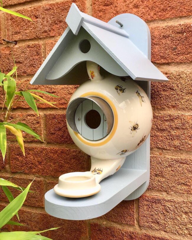 Teapot-Style Bird Feeder