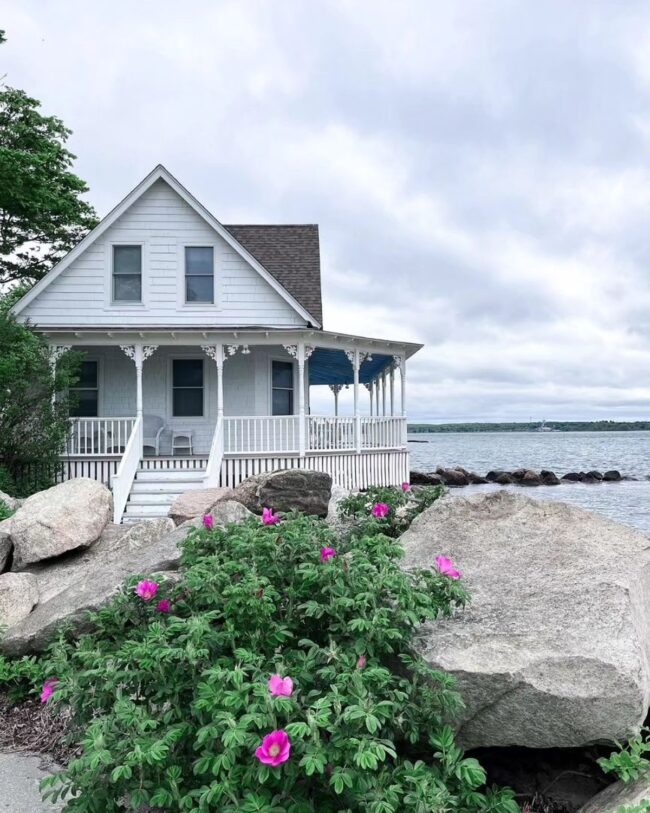 Serene Coastal Retreat