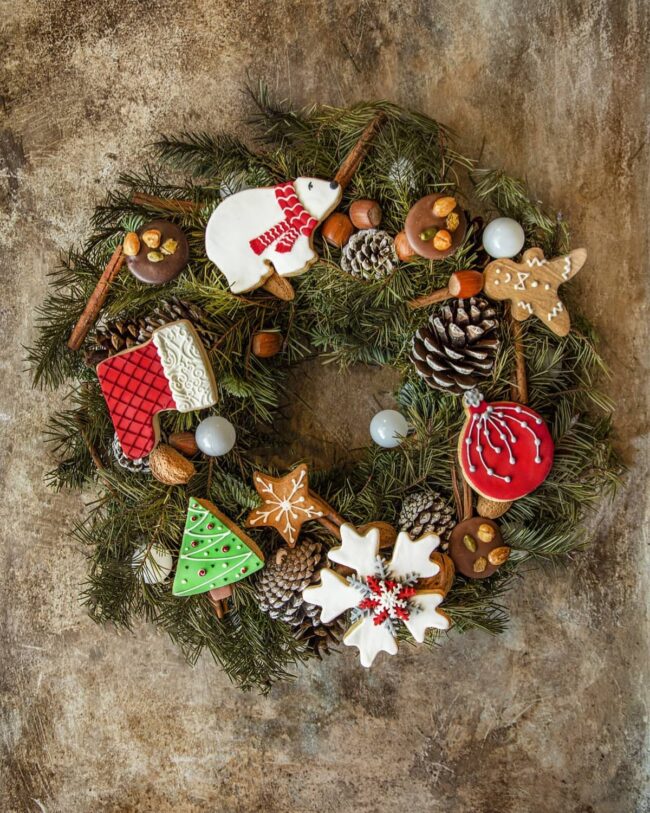 A Sweet Holiday Wreath with Gingerbread Accents