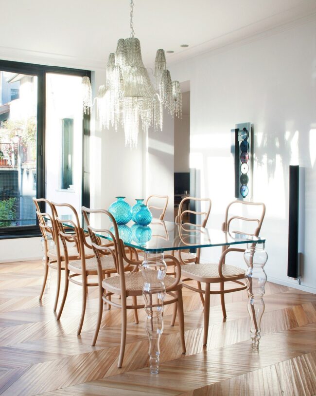 Elegant Glass Dining Table with Transparent Chairs