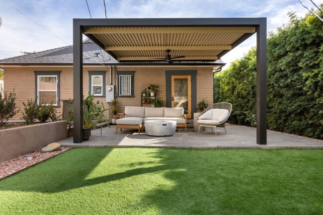 Contemporary Outdoor Living Space Design