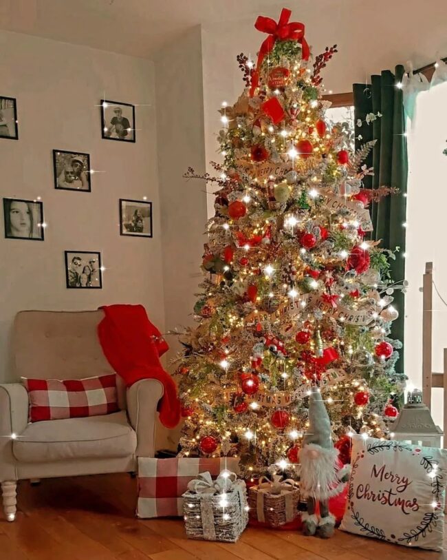 A Red & White Christmas Tree with Classic Warmth