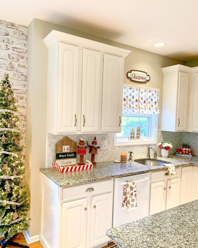 Festive Gingerbread-Inspired Kitchen