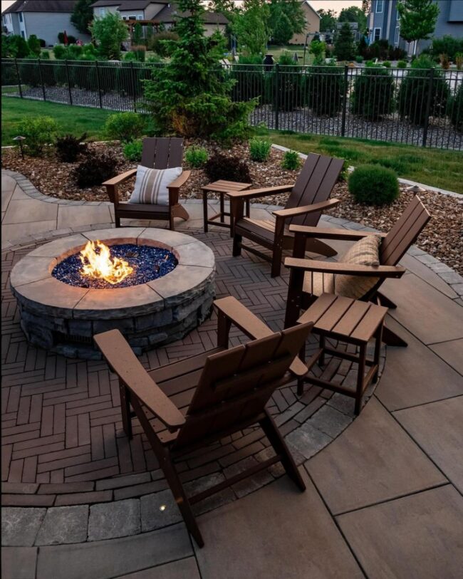 Charming Backyard Fire Pit Retreat