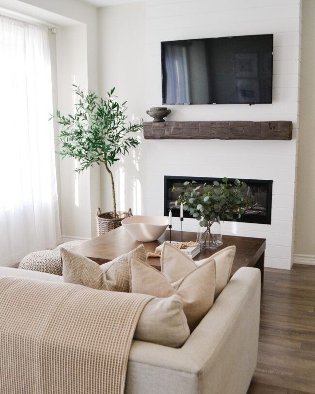 Choosing the Right Materials for a Rustic Living Room