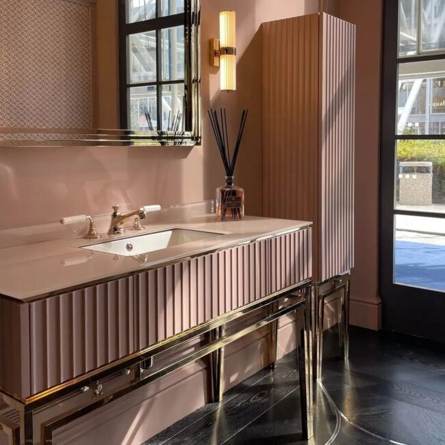 Luxurious Pink and Gold Bath Design