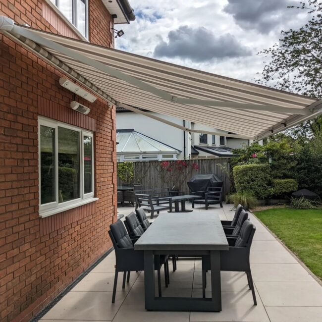 Retractable Awning for Versatility