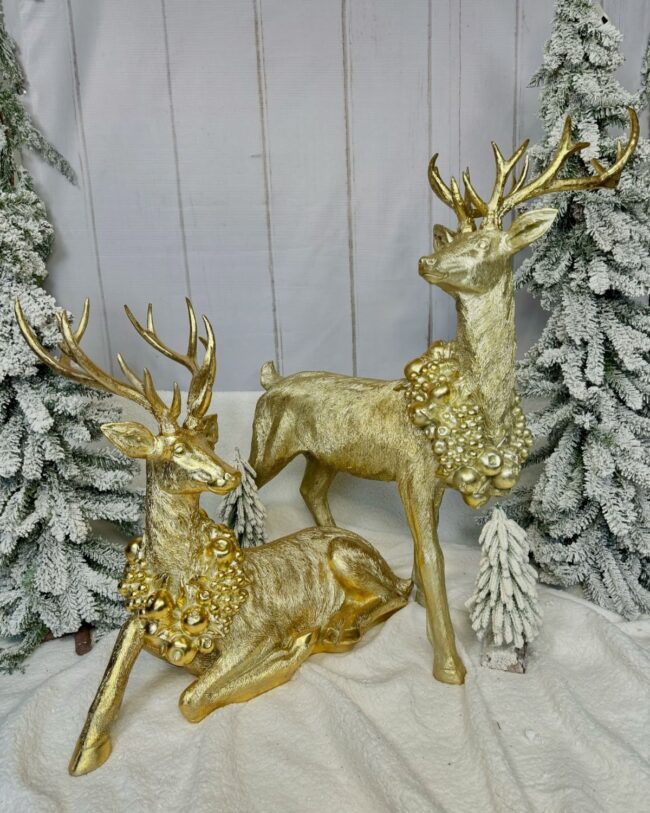 A Golden Reindeer for a Luxurious Holiday Look