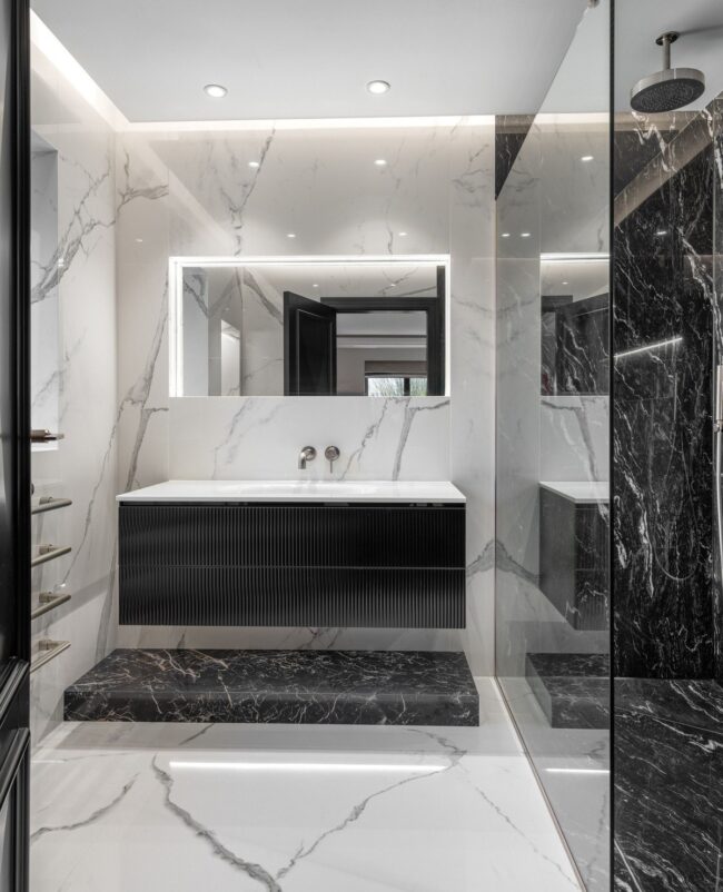 Monochrome Marble Luxury Bath