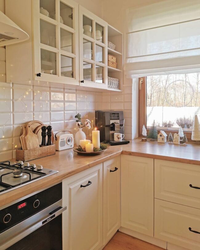 Warm Candlelit Kitchen for Cozy Christmas Nights