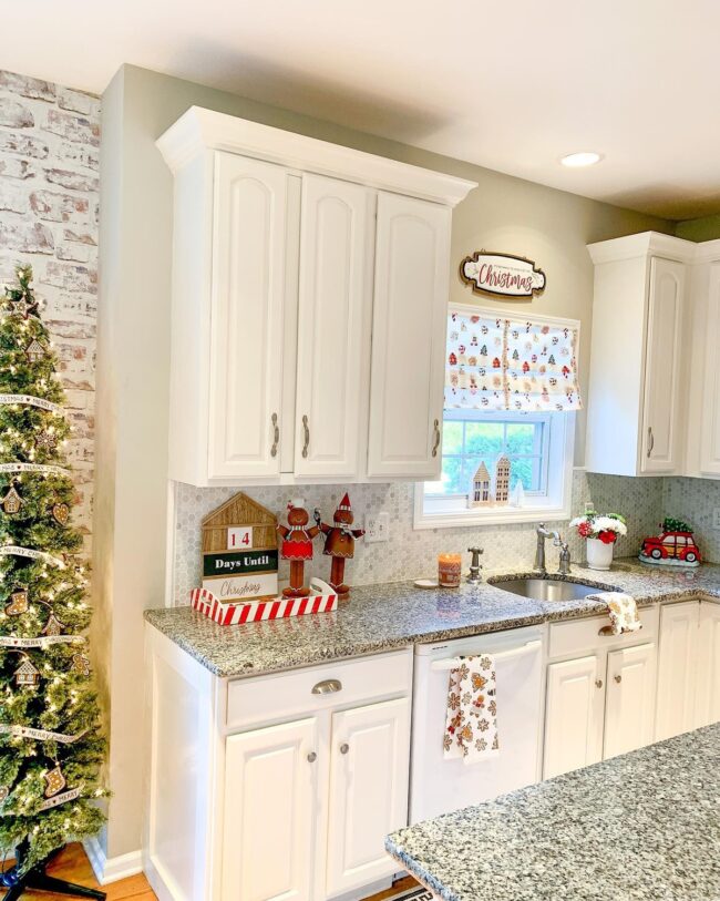 Classic Christmas Kitchen Countdown Decor