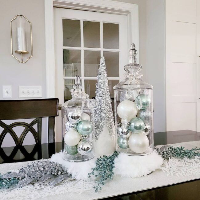 A Dining Room with an Icy Holiday Touch