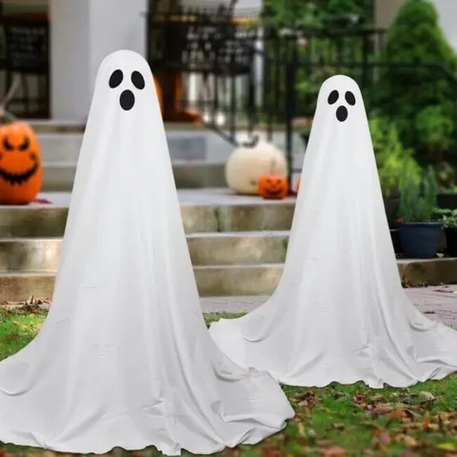 Floating Ghosts in the Yard