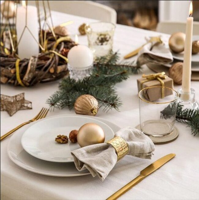 A Rustic Holiday Table with Timeless Charm