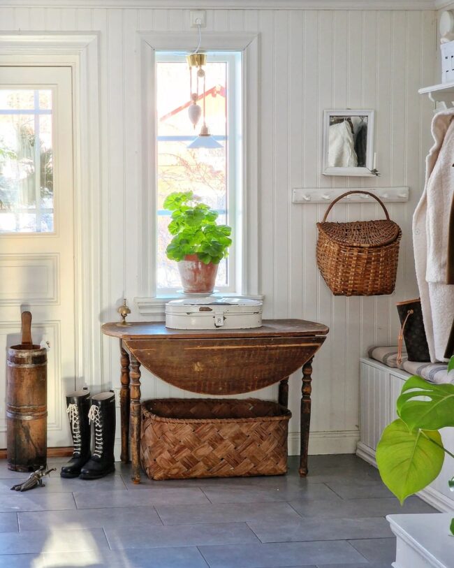 Rustic Charm in a Cozy Cottage Hallway